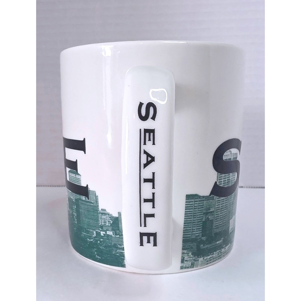 Starbucks Barista Skyline Series One Seattle Mug 2005 The Emerald City Green